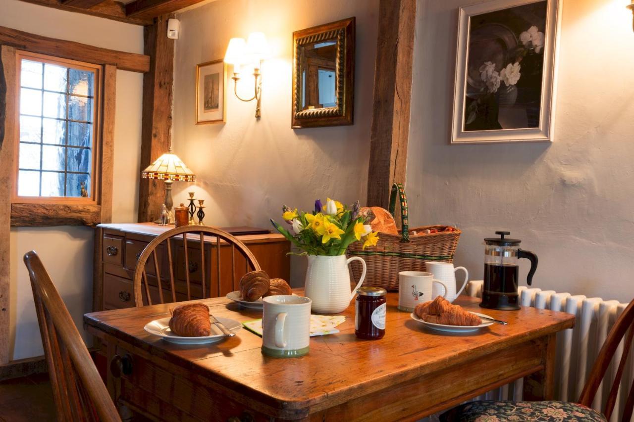Miller Cottage A Luxury 1550'S Cottage In The Historic Centre Of Сафрън Уолдън Екстериор снимка